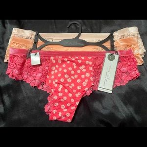 Marilyn Monroe panty 3 pack NWT Large